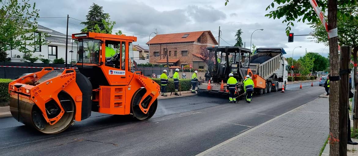 Avenida de Logroño (Madrid) - Extendido y compactación de MBC